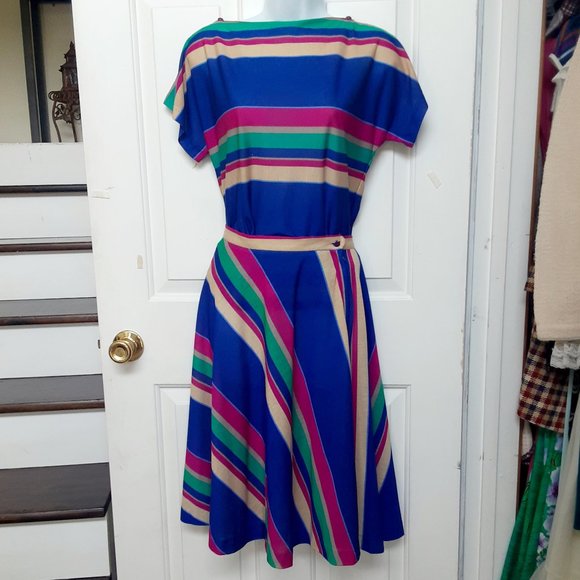 KH11 Dresses & Skirts - Vintage70's  classic 2 piece skirt set